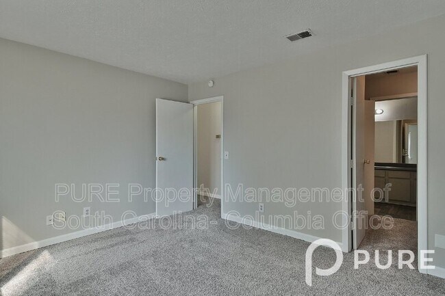 Building Photo - 1323 Old Manor Rd