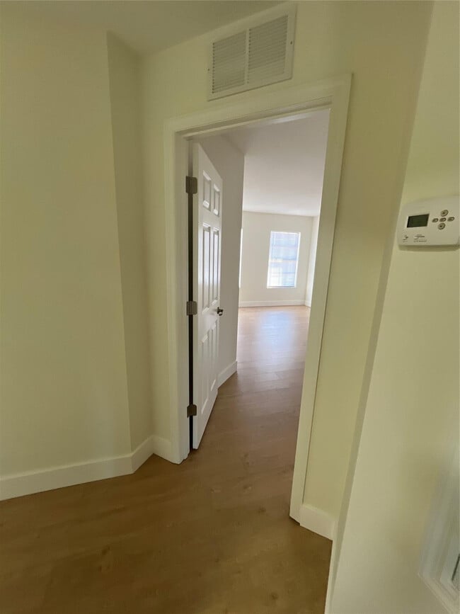 Building Photo - 5038 NW Coventry Cir