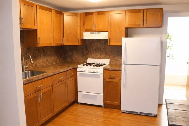 Building Photo - 23 E Springfield St