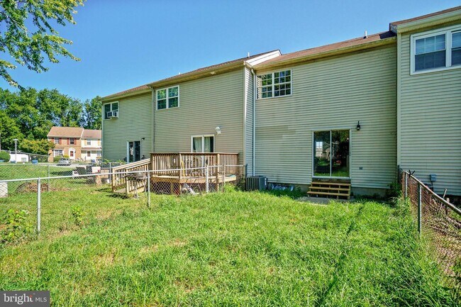 Building Photo - 307 Meeting House Ln