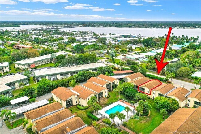 Primary Photo - 1811 SW Palm City Rd