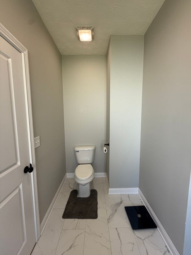 Building Photo - 128 Aiden Ln