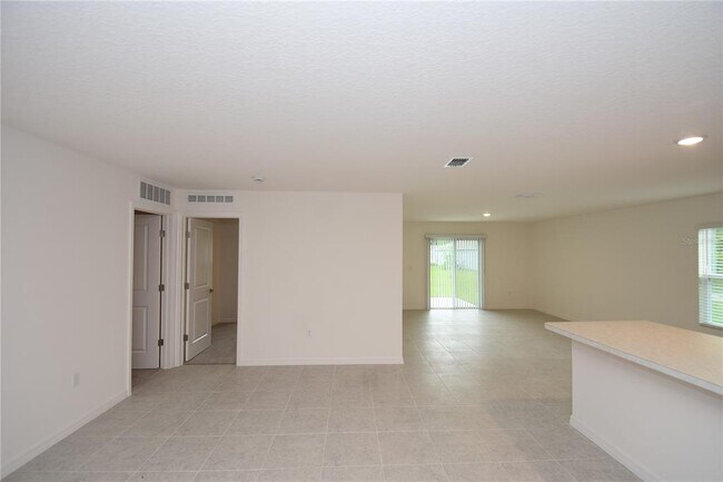 Building Photo - 5 Llestone Path