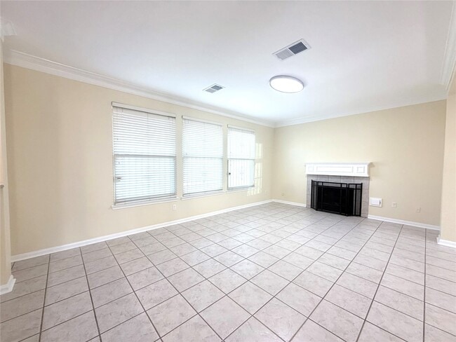Building Photo - 12211 Meadow Crest Ct