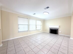 Building Photo - 12211 Meadow Crest Ct