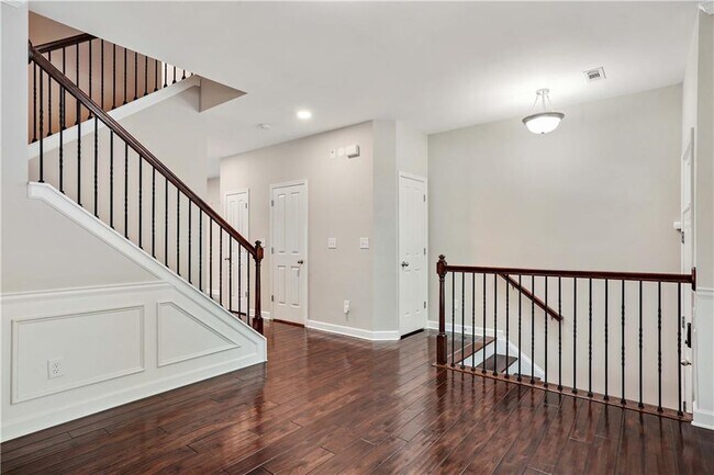 Building Photo - 1221 Lavista Rd NE