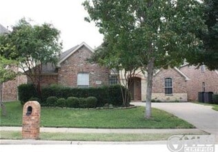 Building Photo - 4225 Bonita Dr