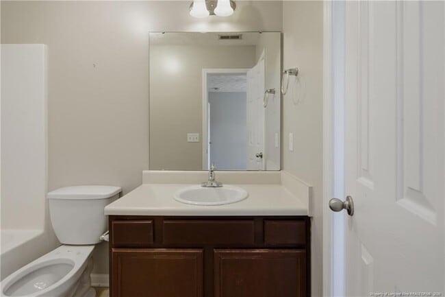 Building Photo - 142 Collinwood Dr