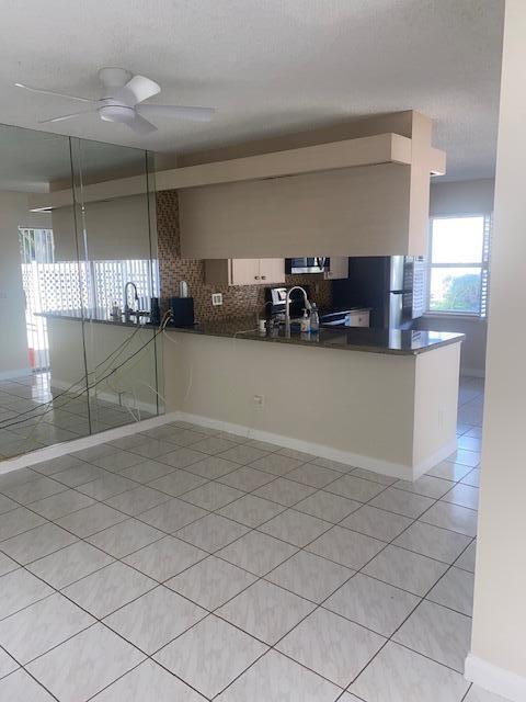 Building Photo - 4701 Roxbury Ct