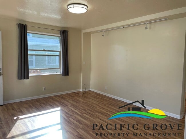 Building Photo - Available Soon! Two Bedroom with Bonus Room in Pacific Grove!