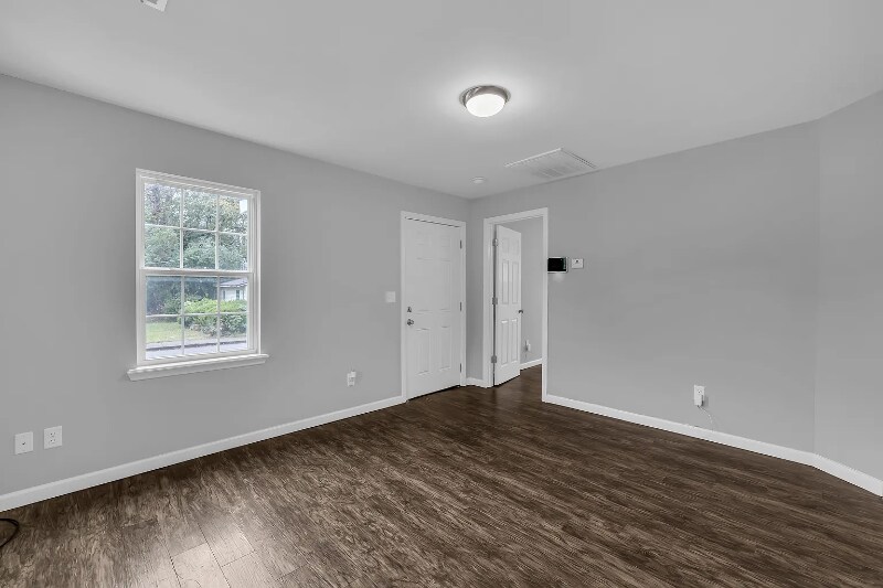 Building Photo - 2007 Wilson St