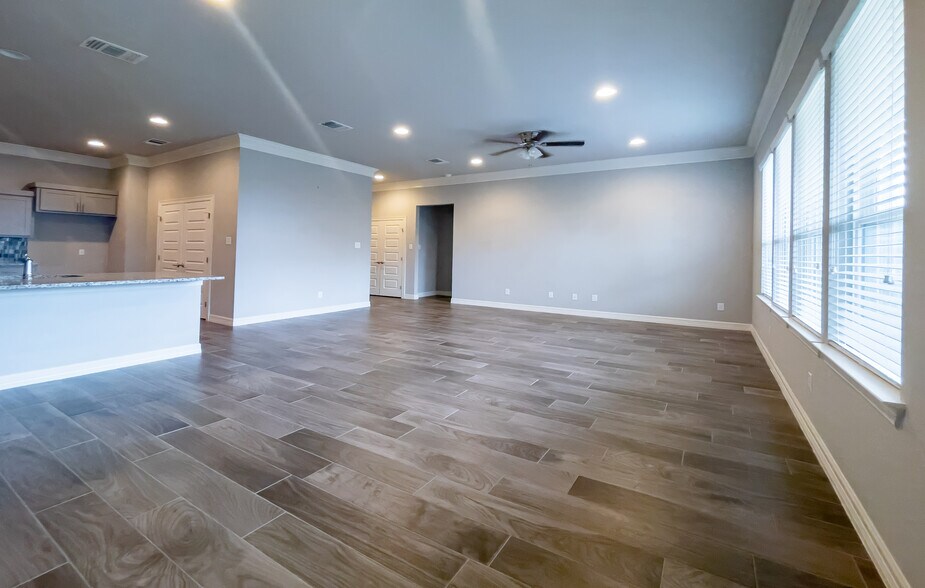 Building Photo - 108 Bailey Kay