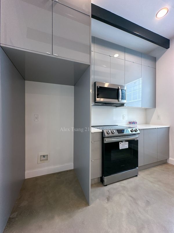 Building Photo - 218 S Olive St