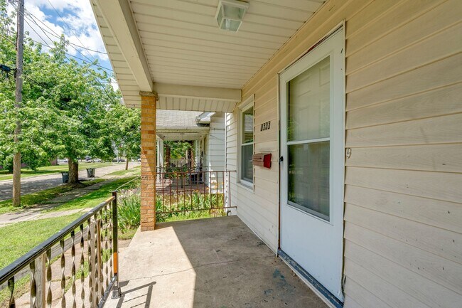 Building Photo - Cute 3 Bedroom 1 Bath House Located in Wes...