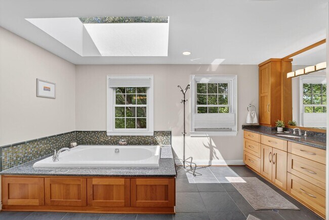 Building Photo - 5115 Cape Cod Ct