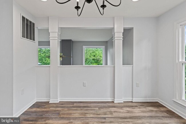 Building Photo - 6608 Beach Dr