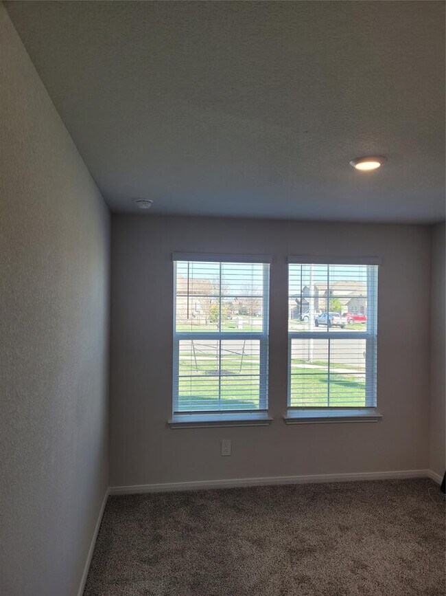 Building Photo - 211 Callado Cir