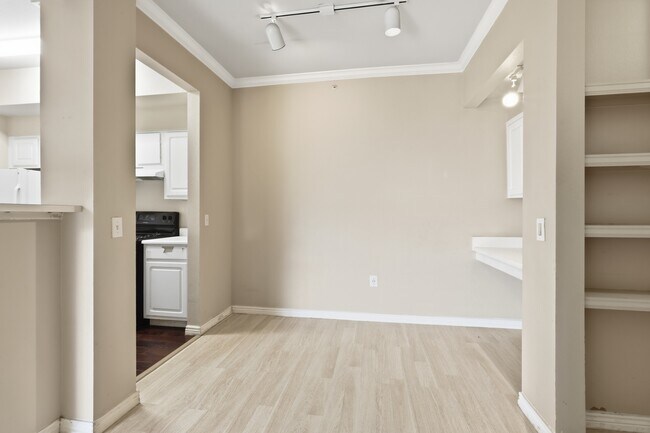 Building Photo - 7438 S Quail Cir