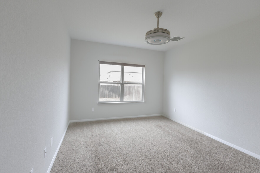 Building Photo - 209 Yoakum St