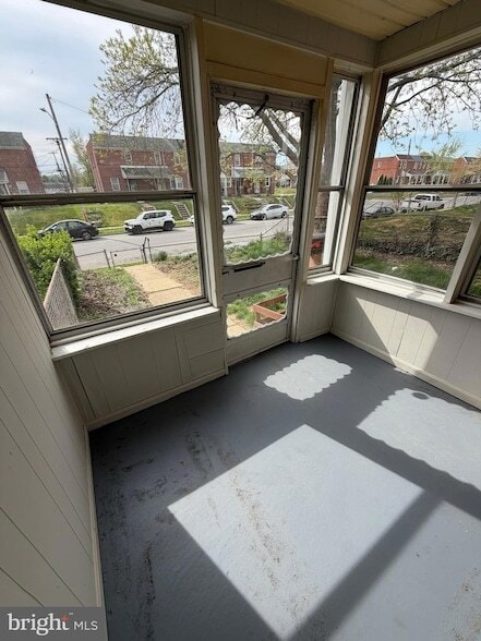 Building Photo - 229 Endsleigh Ave