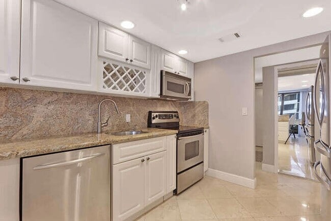 Building Photo - 4200 N Ocean Dr