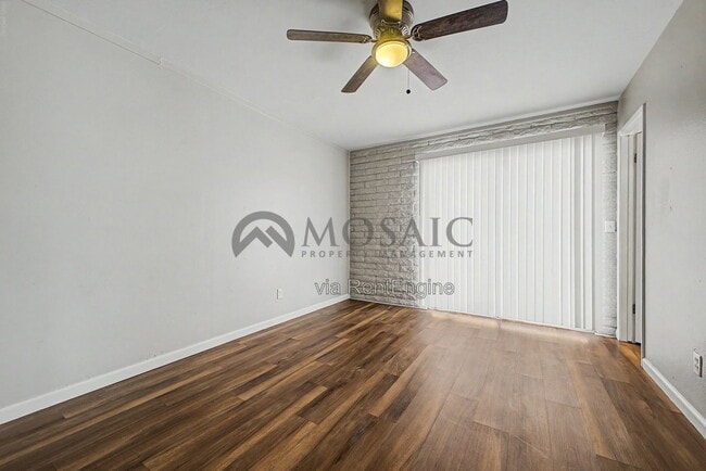 Building Photo - 1204 S McClintock Dr