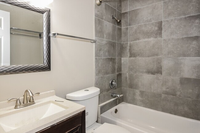 Building Photo - Fantastic 4bd/2ba home! Coming soon!