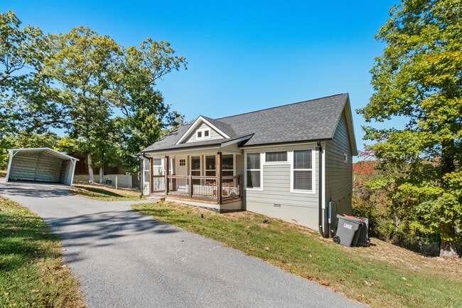 Building Photo - 17660 Timberlake Trail