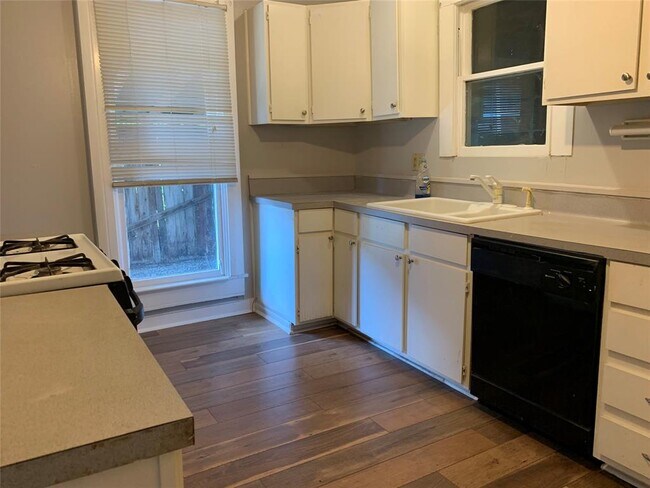 Building Photo - 416 Shaw St