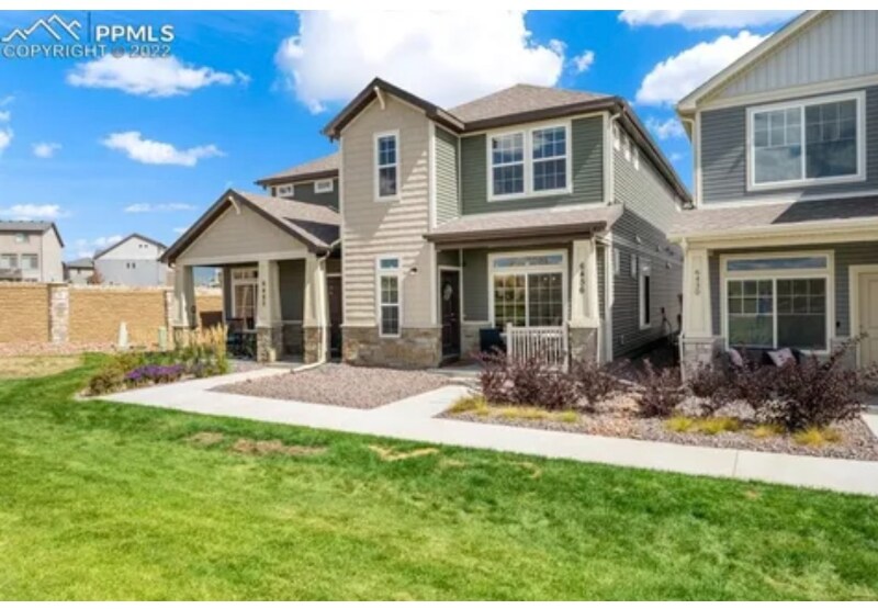 Building Photo - 6456 Glencullen View