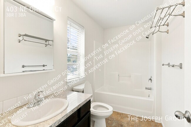 Building Photo - 403 NE Ohenry Ct