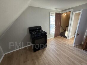 Building Photo - 3806 W Rohr Ave