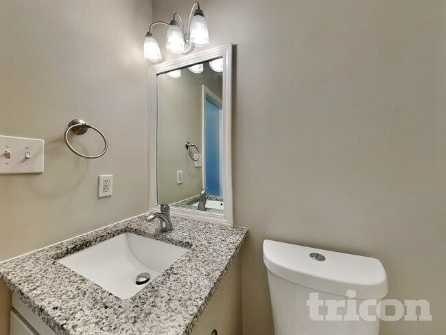 Building Photo - 219 Arlington Ct