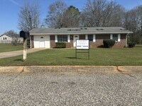 Building Photo - 103 Sherwin St