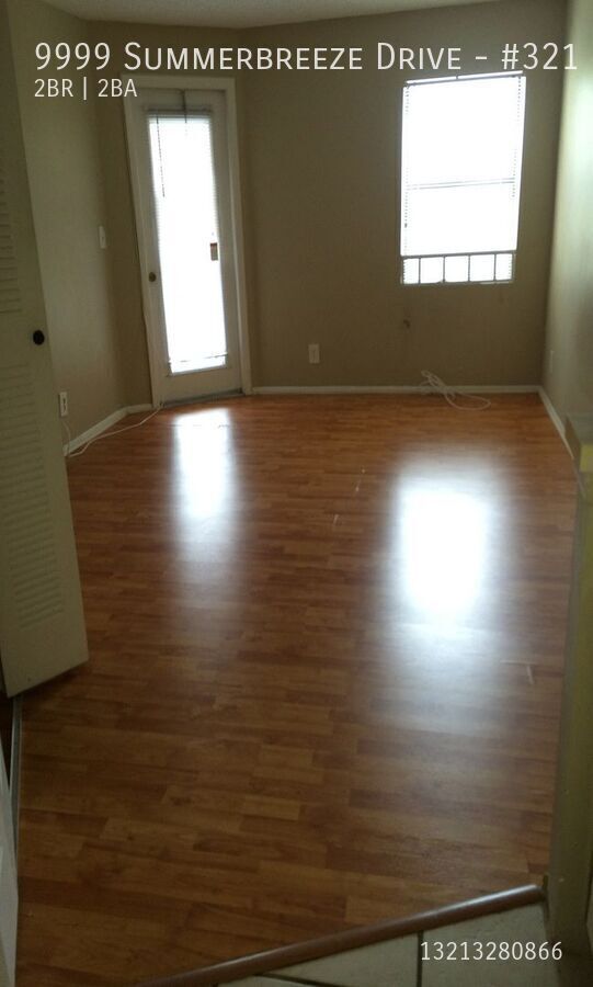 Building Photo - 9999 Summerbreeze Dr