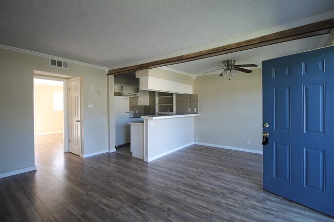 Building Photo - 219 W F St