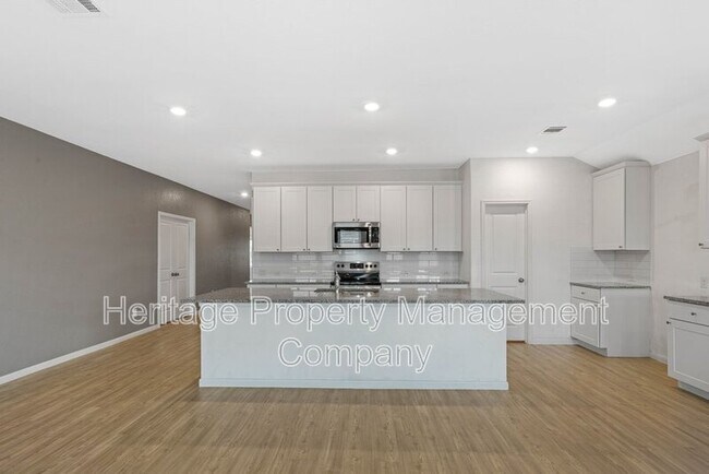 Building Photo - 2700 Coral Vly