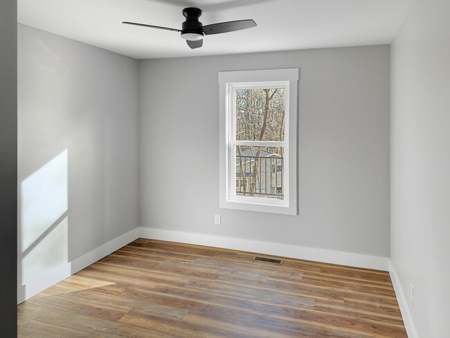 Building Photo - 12 Old Starnes Cove Rd