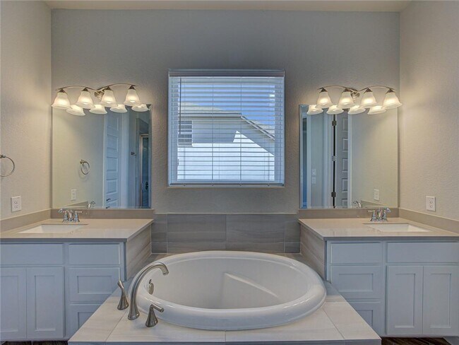 Building Photo - 425 Sitlington Ln