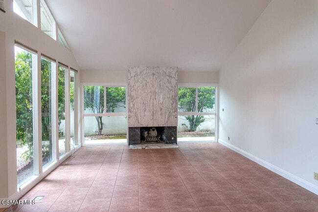 Building Photo - 1074 Elfstone Ct