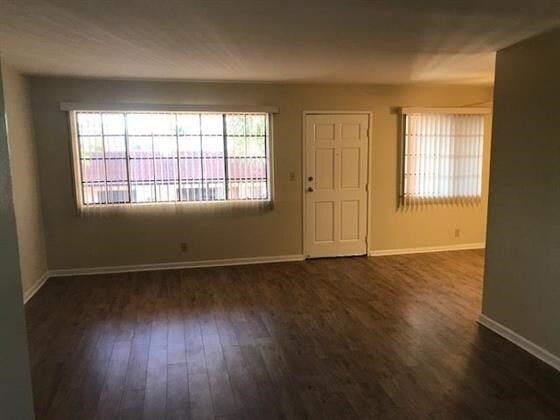 Building Photo - 245 W Tujunga Ave