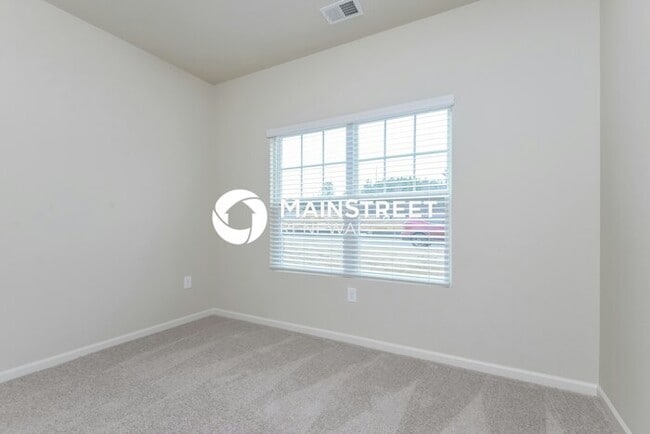 Building Photo - 3 Bedroom Pet-Friendly Home in Springville...