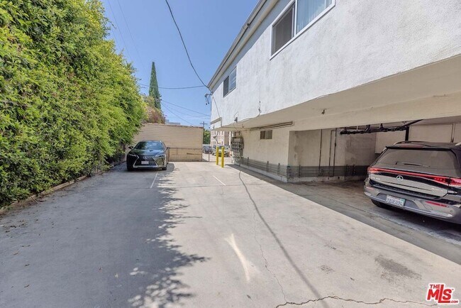 Building Photo - 1426 Orange Grove Ave