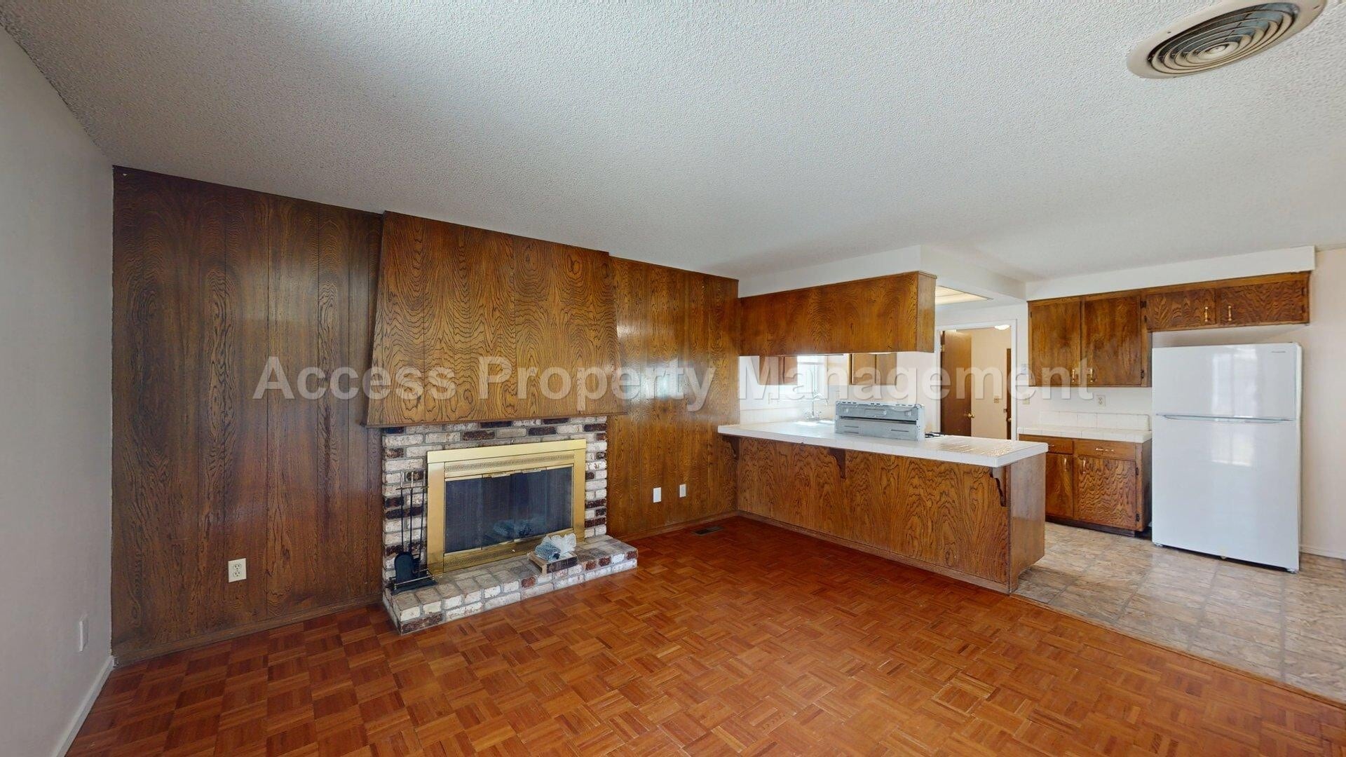 Building Photo - 1441 Montclair Dr