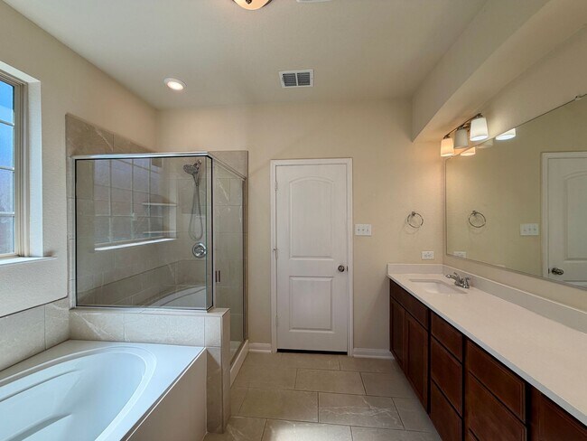 Building Photo - 4BR / 2BA House For Lease in Park Meadows | Midway ISD