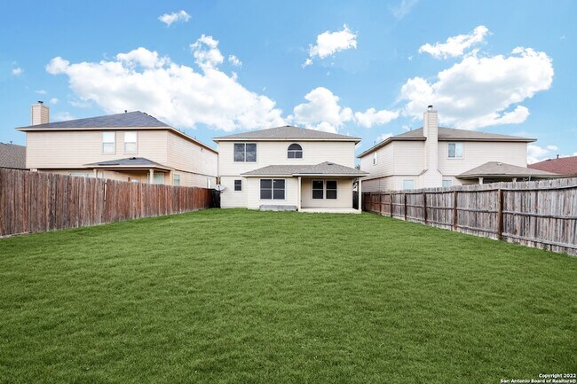 Building Photo - 547 Red Quill Nest