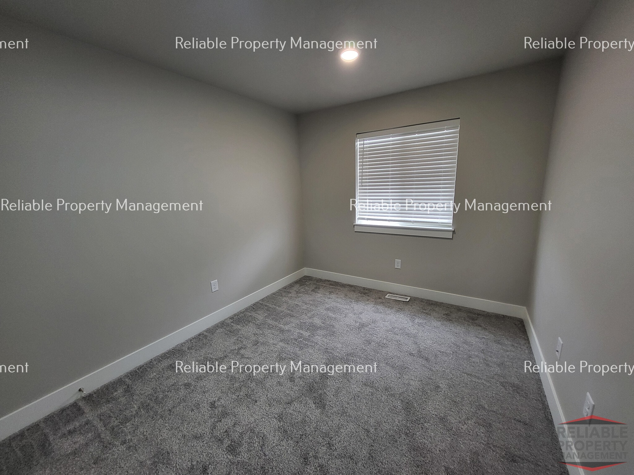 Building Photo - 2015 Lawrence Ln