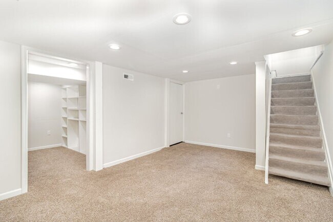 Building Photo - 2 Bed / 1 Bath House - Downtown Historic S...