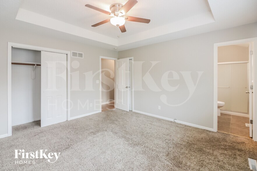 Building Photo - 909 Minnie Ave