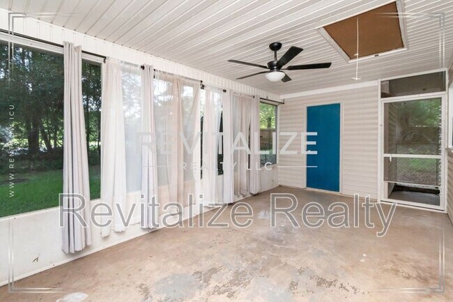 Building Photo - 4053 Sallie Ct